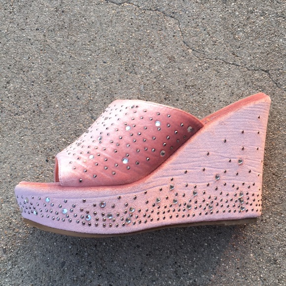 💕 Pink Velveteen Wedge 💕 with rhinestone BLING - Picture 2 of 4